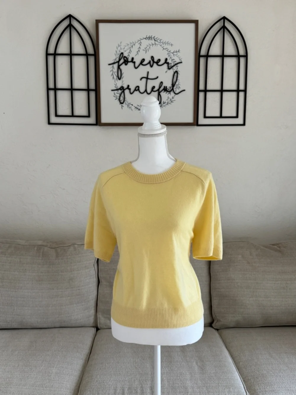 Abercrombie & Fitch Butter Yellow 100% Cashmere Crewneck Sweater Tee Size L
